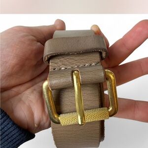 GAP - Women’s Taupe 100% Leather Belt with Gold Buckle - Size Large